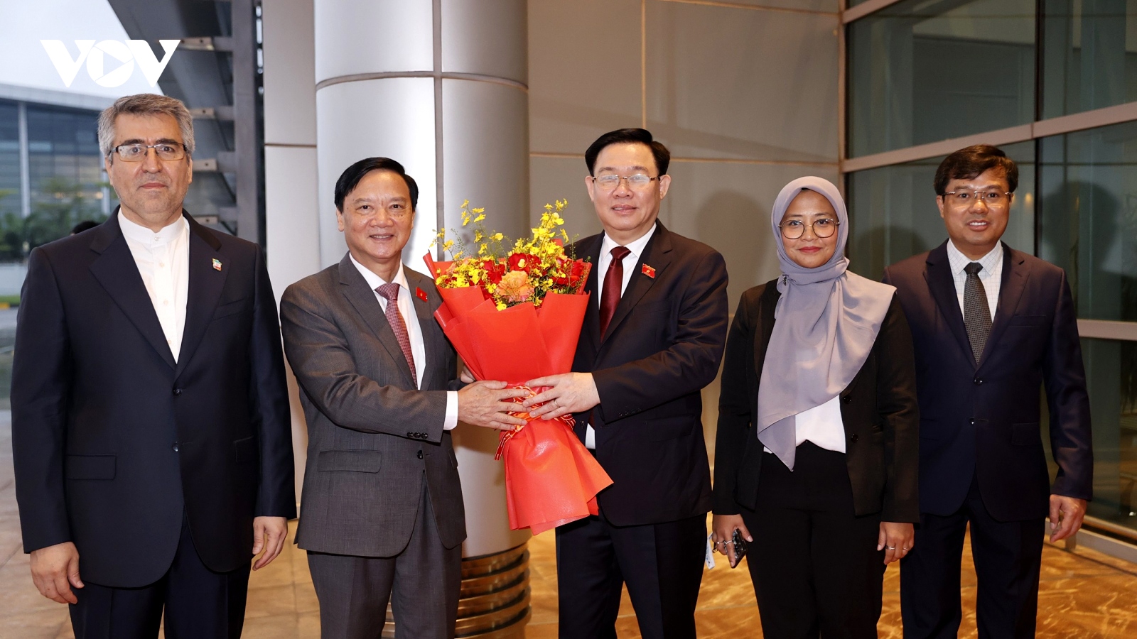 Top legislator begins Indonesia visit, attends AIPA-44